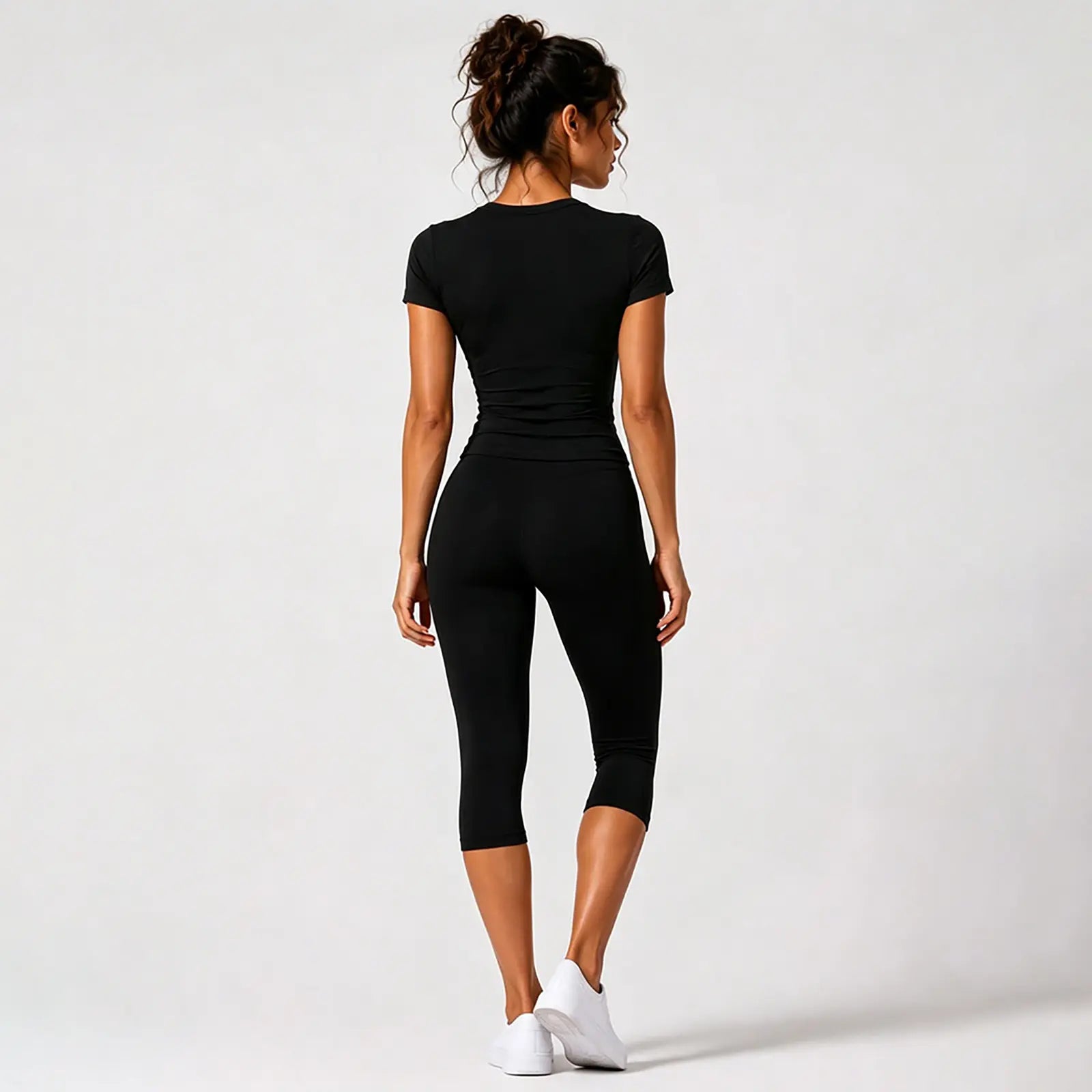 JGS1996 Women's Sporty 2-Piece Activewear Set – Solid Round Neck Crop Top & High-Waisted Three-Quarter Leggings for Yoga, Fitness, and Running, Breathable and Comfortable Summer Tracksuit
