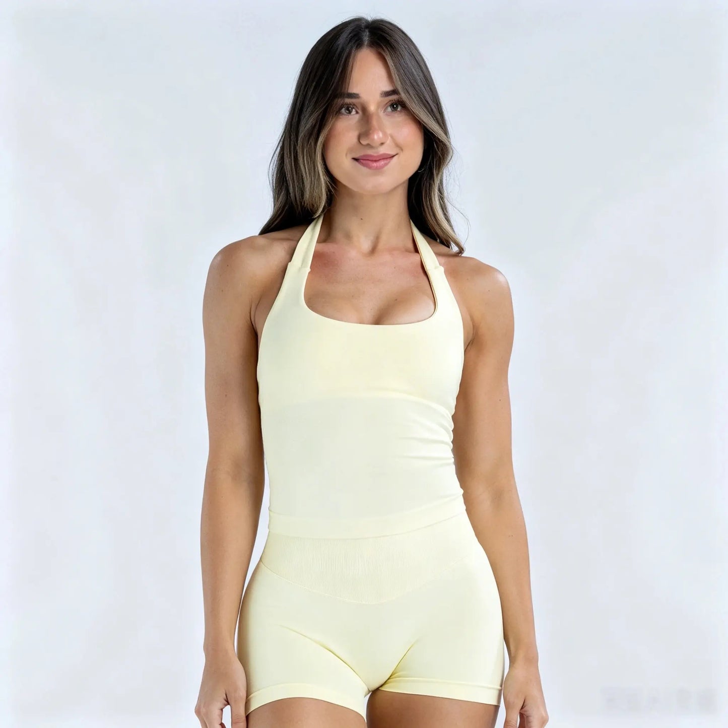 Women's Seamless Fitness Activewear Set - 2-Piece Halter Neck Top with Built-In Bra and High-Rise Shorts for Optimal Support and Comfort