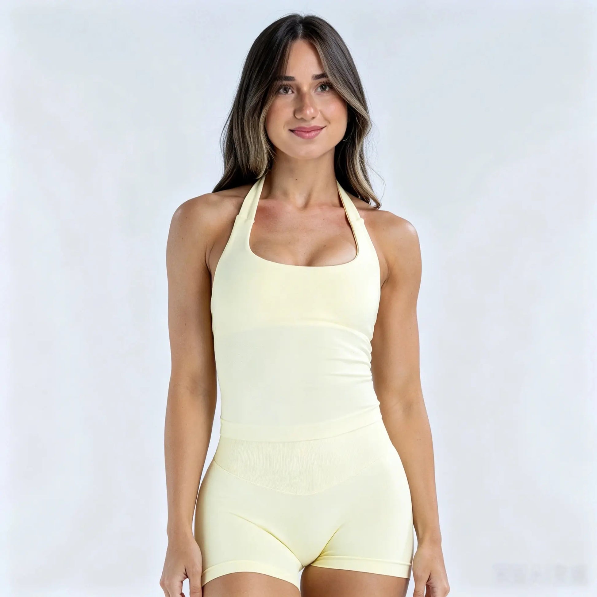 Women's Seamless Fitness Activewear Set - 2-Piece Halter Neck Top with Built-In Bra and High-Rise Shorts for Optimal Support and Comfort